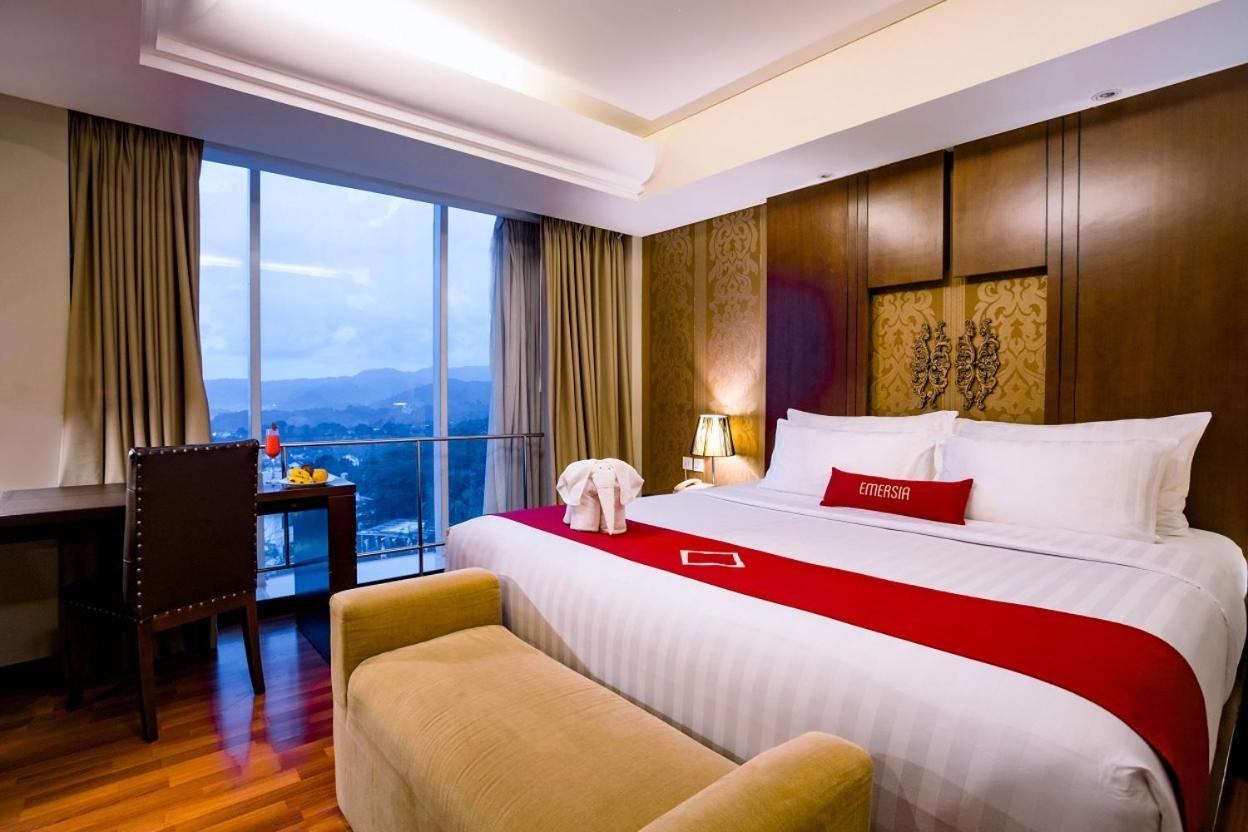 בנדר למפונג Emersia Hotel And Resort מראה חיצוני תמונה